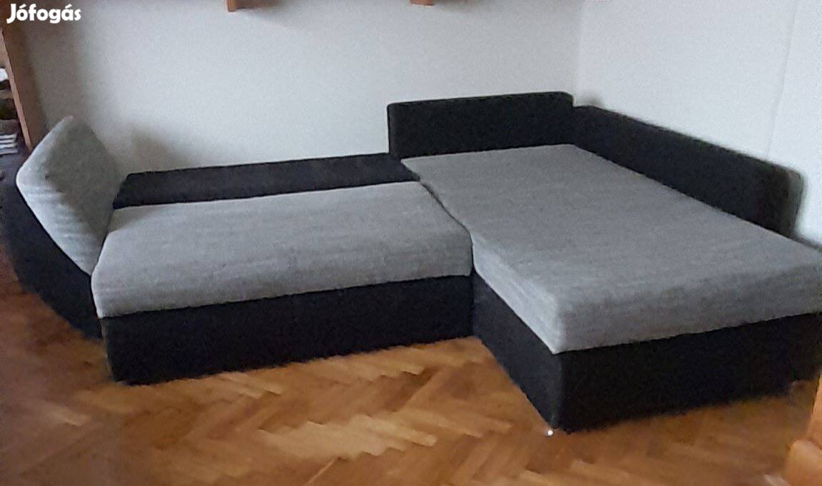 Sarokgarnitúra sürgősen eladó