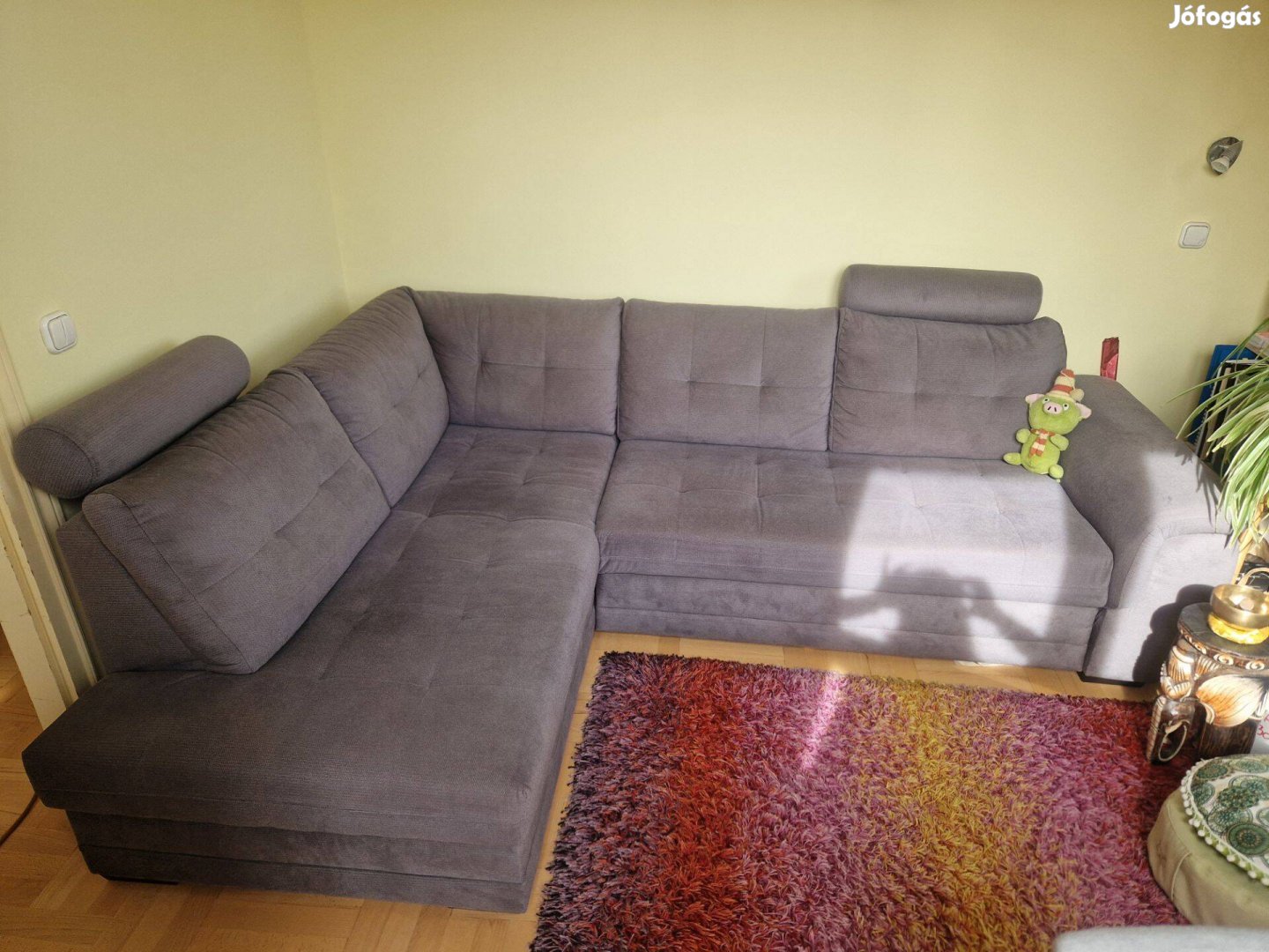 Sarokkanapé, felnyitható ágyneműtartóval ,5 személyes eladó! 260x185cm