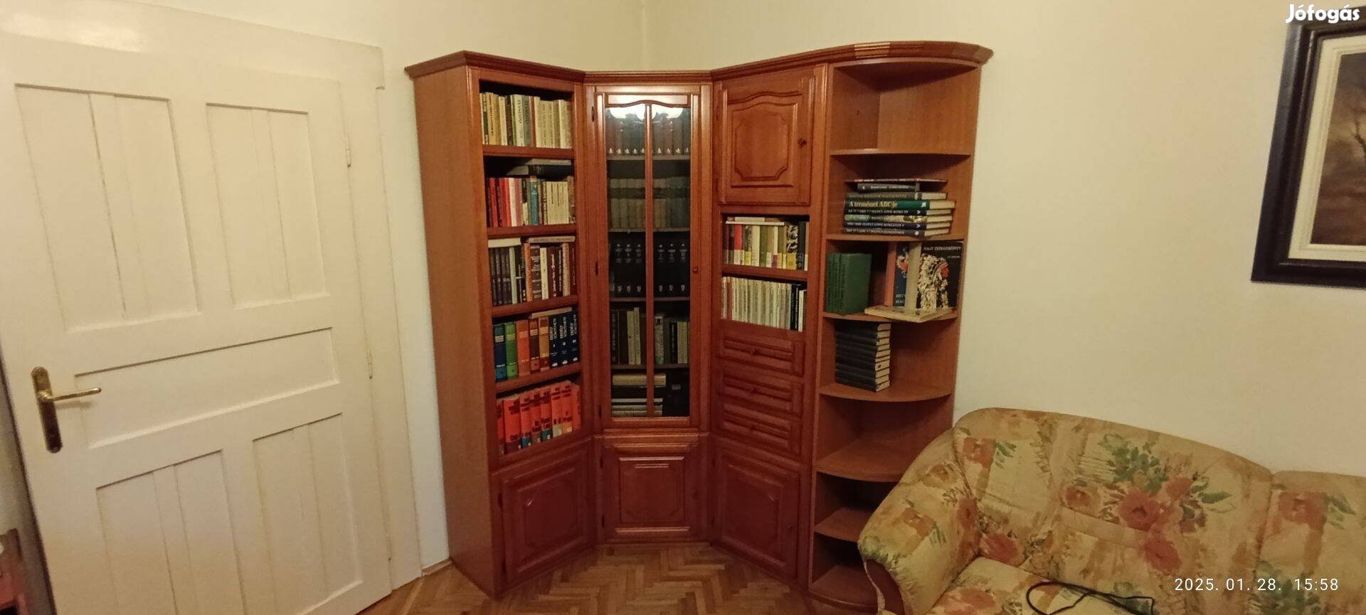 Sarokszekrény, éjjeliszekrénnyel