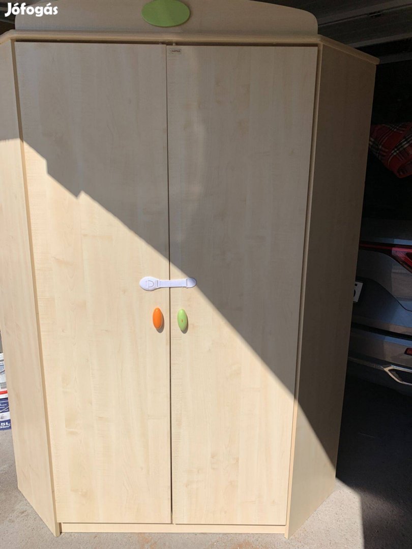 Sarokszekrény, gyerekszekrény, sarok szekrény