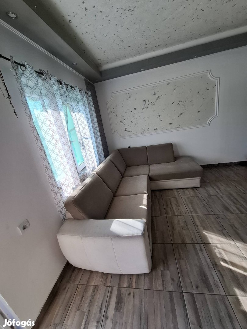 Sarokűlő agynak nyitható hibátlan állapotban!
