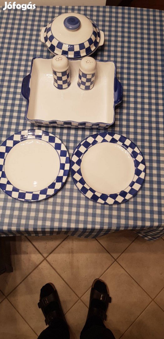 Sárospataki kerámia manufaktúra tálalókészlete kézzel