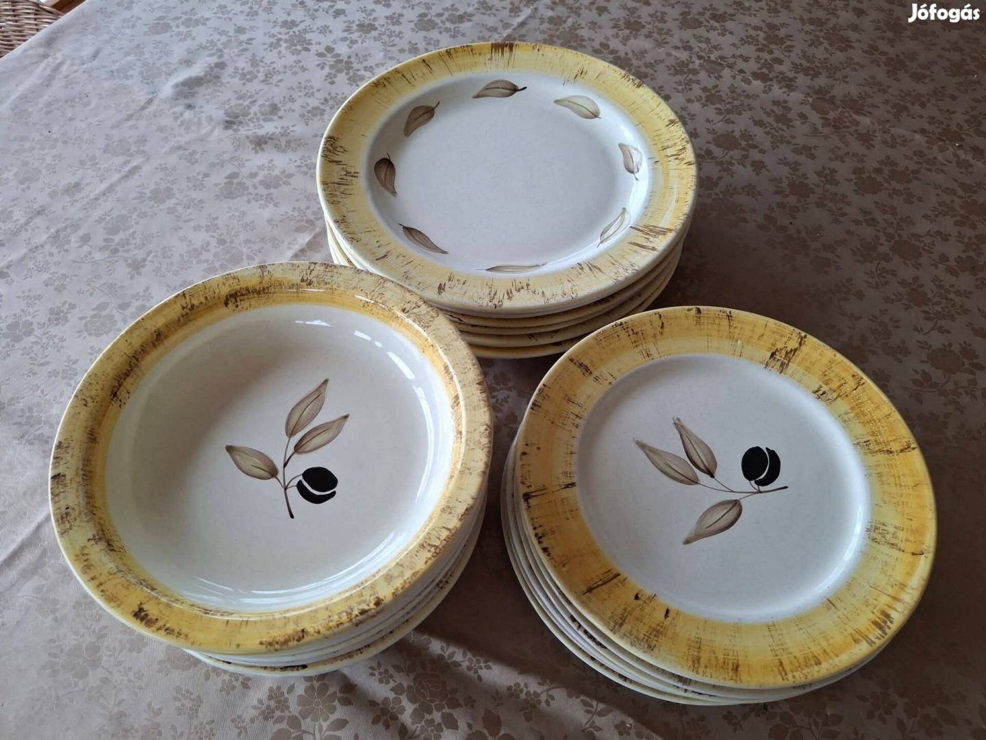 Sárospataki manufaktúra olivás készlet, tányérok 18 db