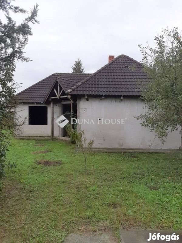 Sárvári eladó 215 nm-es ház