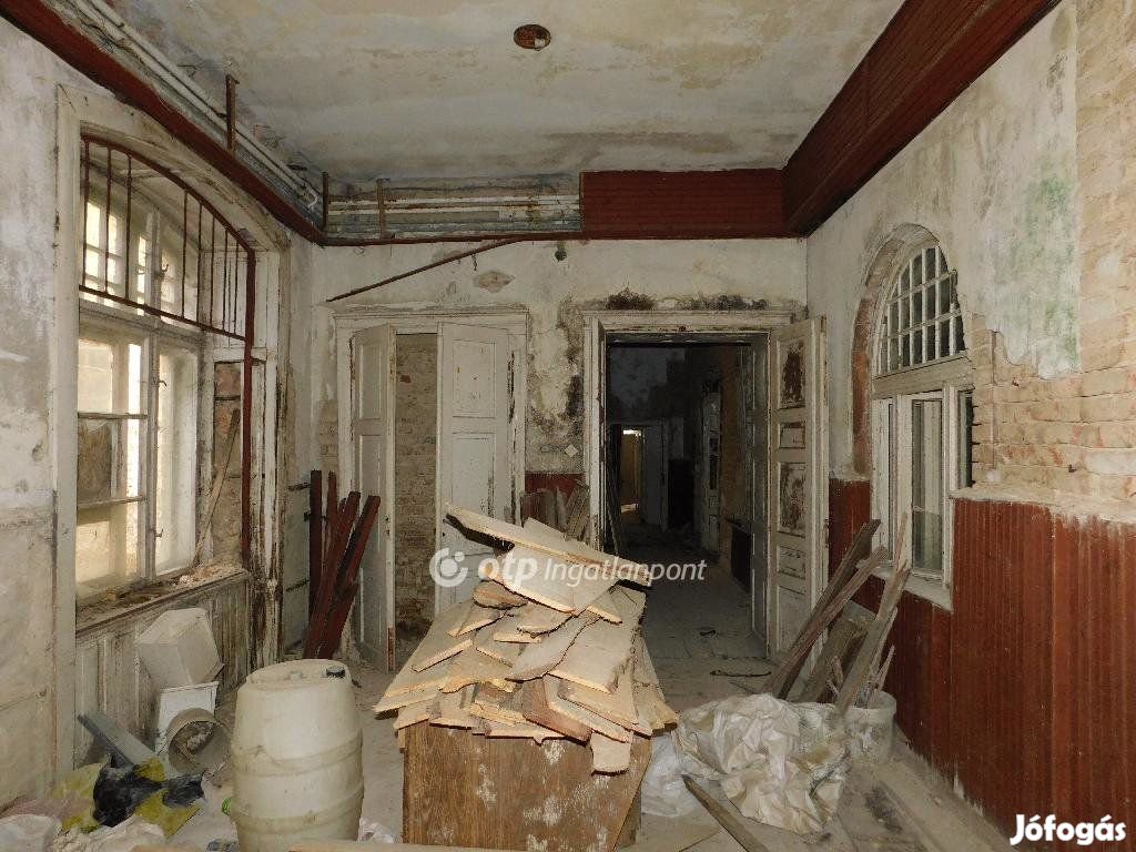 Sásdi 1800 nm-es ház eladó