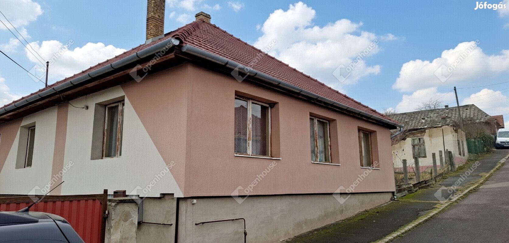 Sátoraljaújhelyi nappali4 szobás családi ház garázzsal eladó