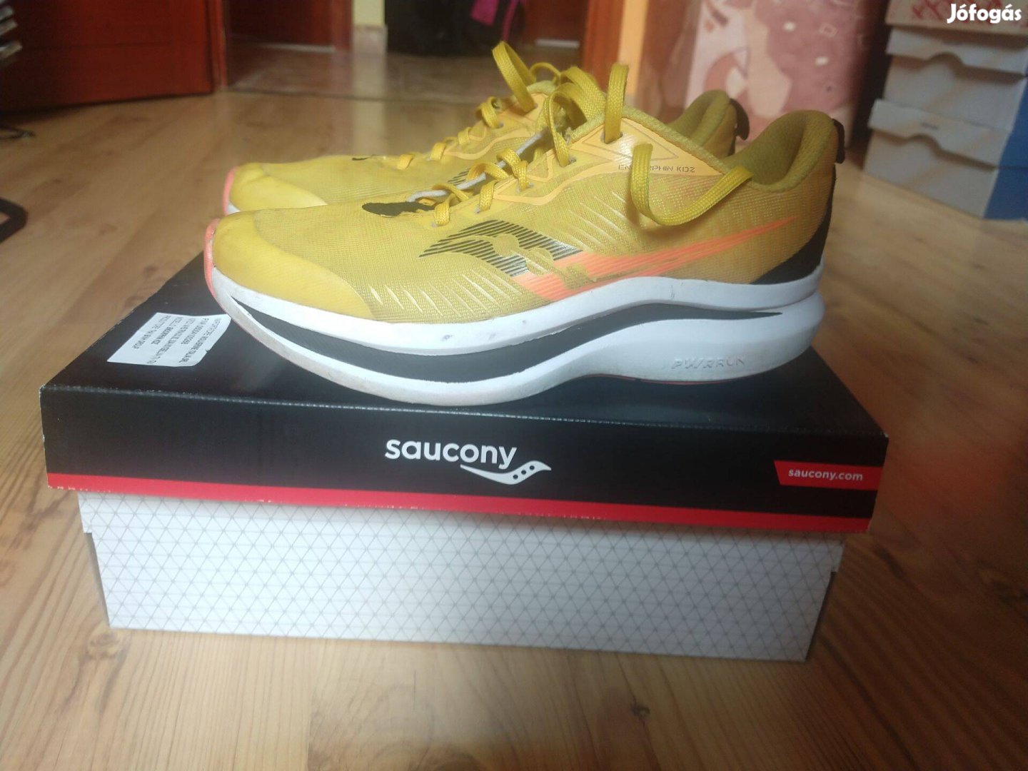 Saucony Endorphin kid 33,5 futó cipő