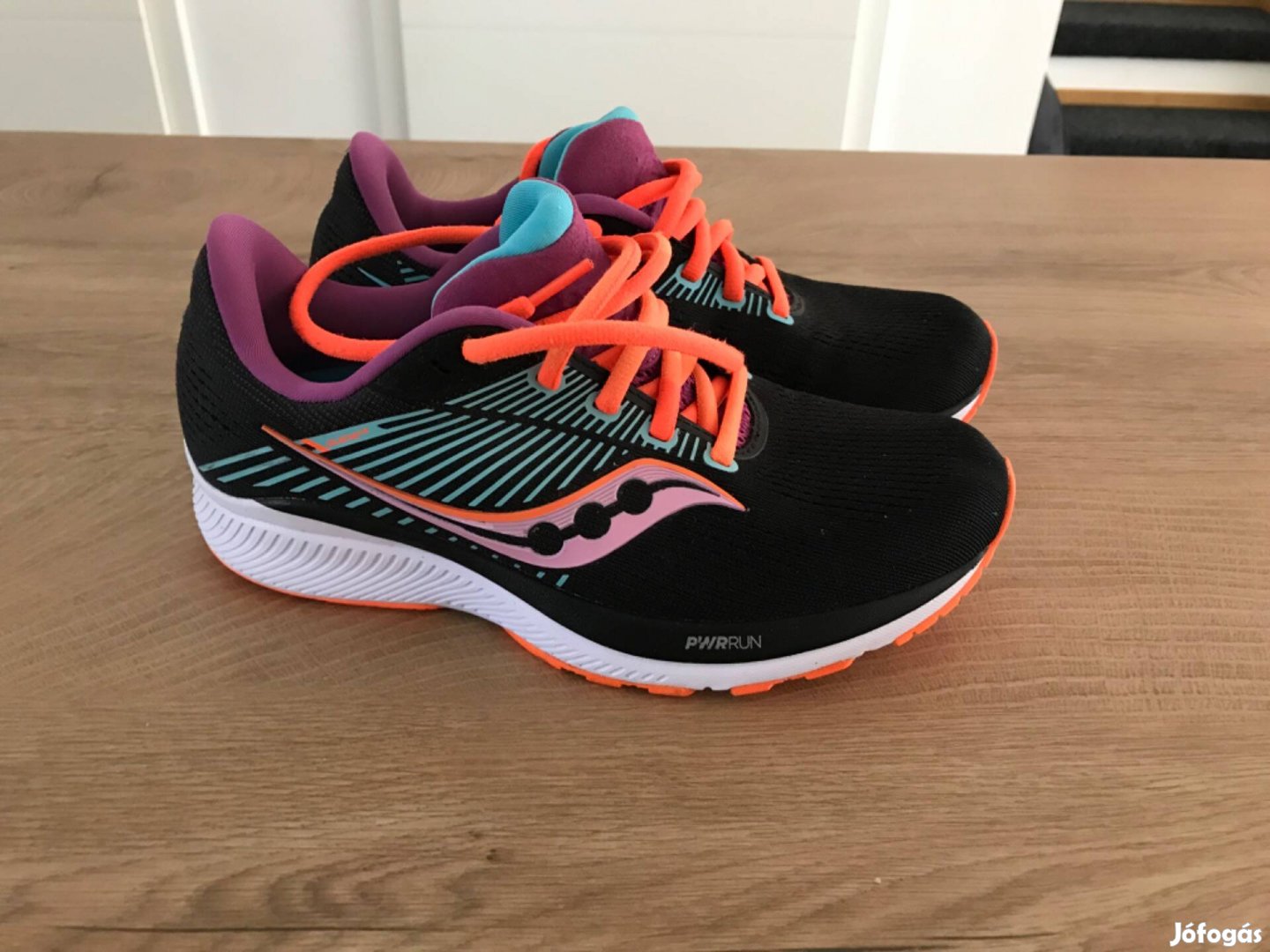 Saucony női cipő 37