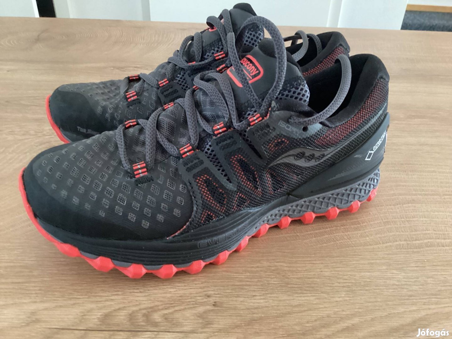 Saucony női cipő 38,5