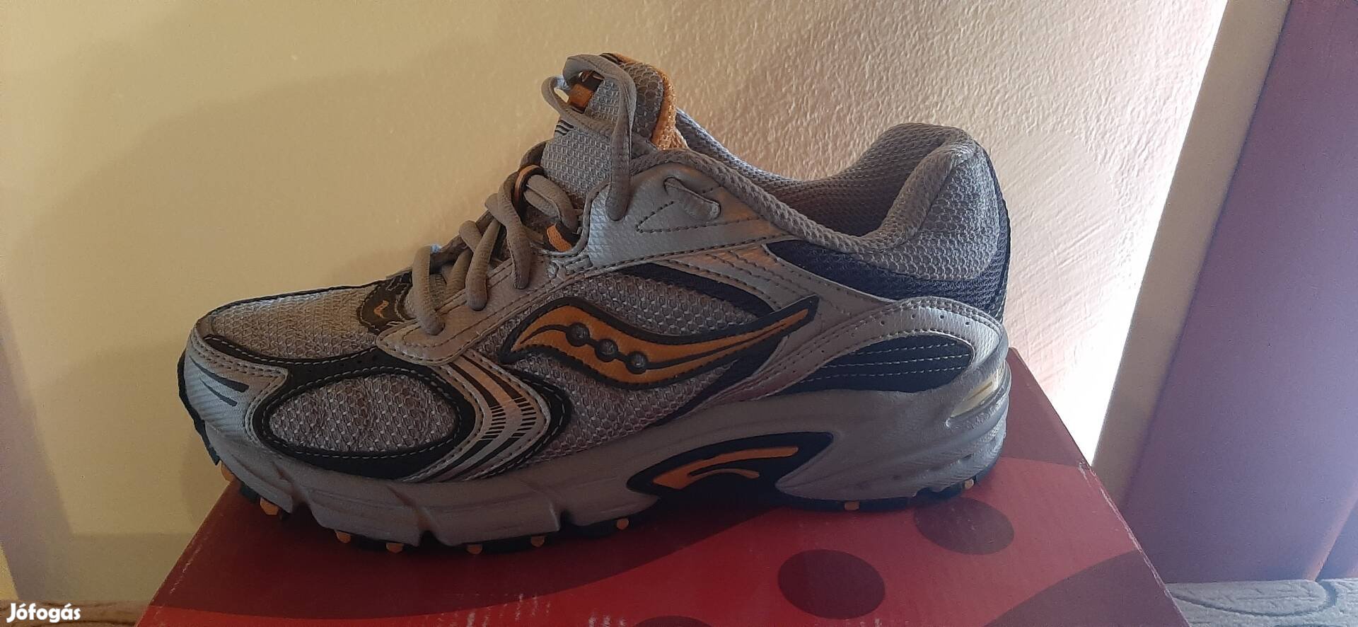 Saucony női sport cipő 37,5