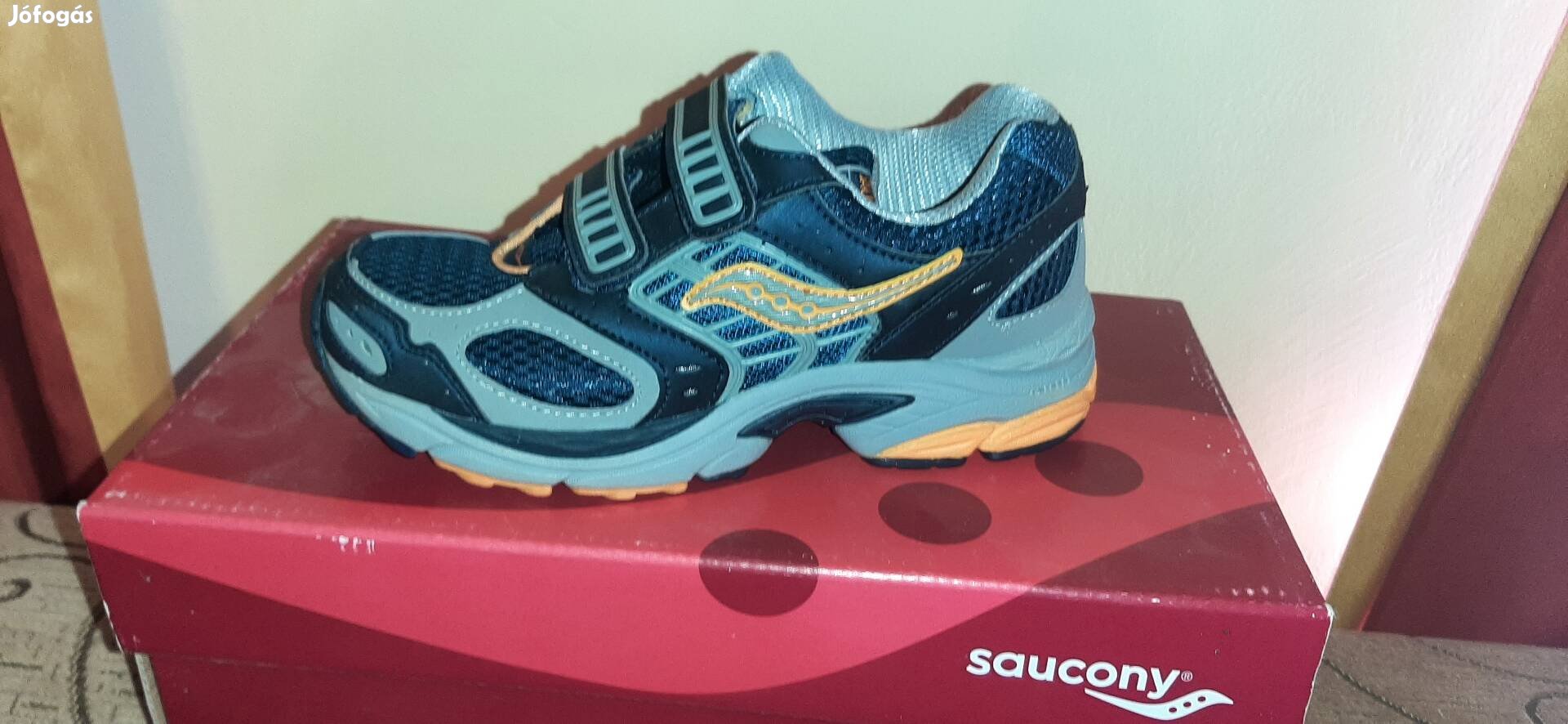 Saucony sportcipő