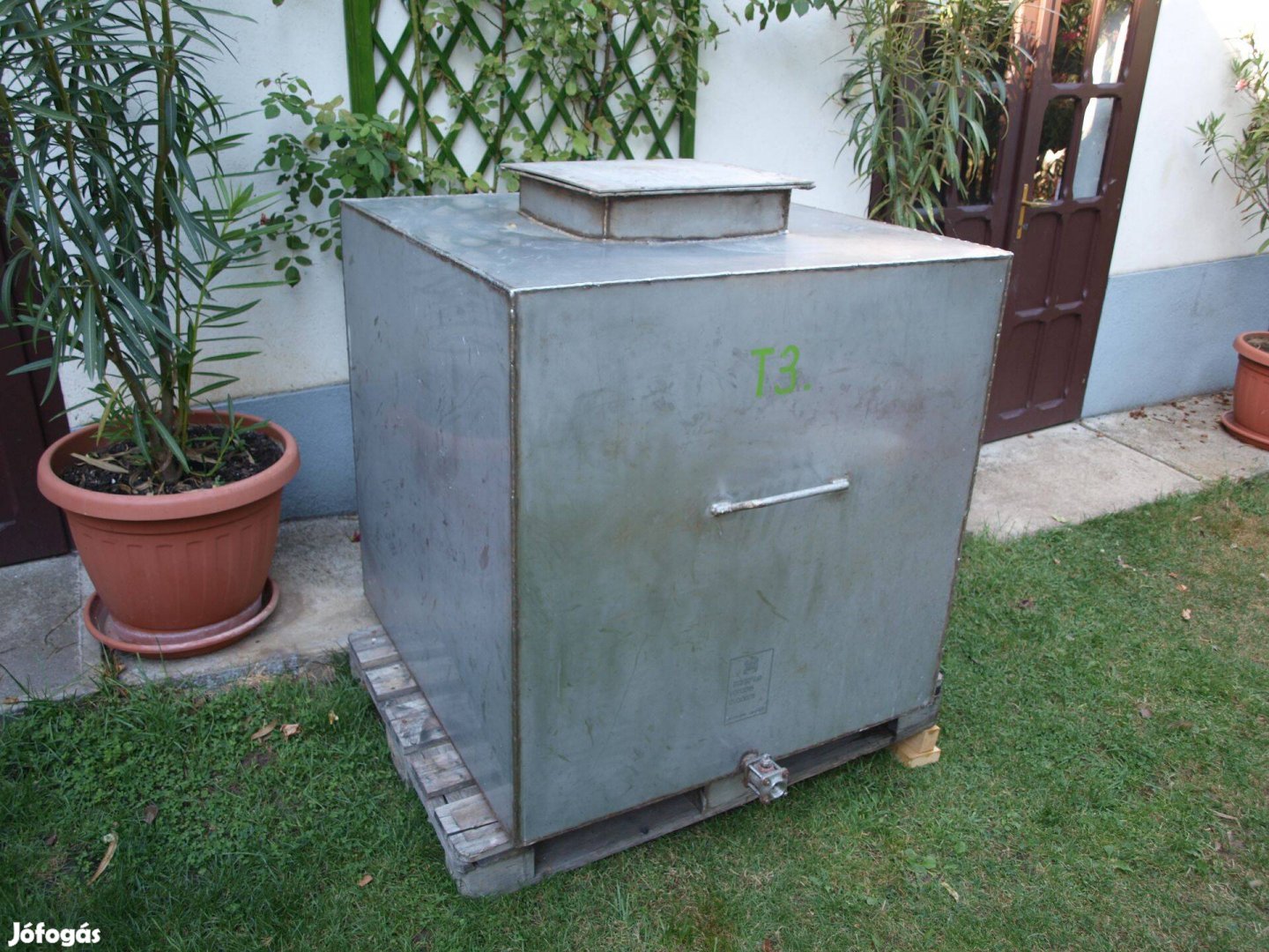 Saválló rozsdamentes 800L-es tratály eladó