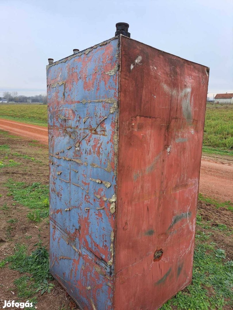 Saválló tartály eladó