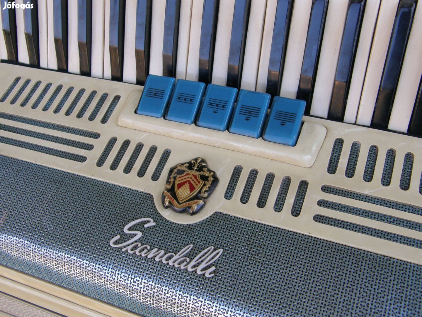 Scandalli 120 bassz. olasz harmonika tangóharmonika
