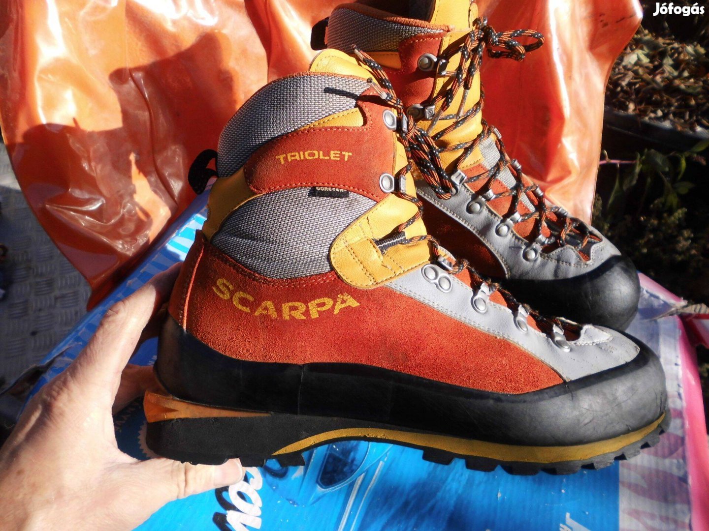 Scarpa színes bőr 44-es túrabakancs eladó,