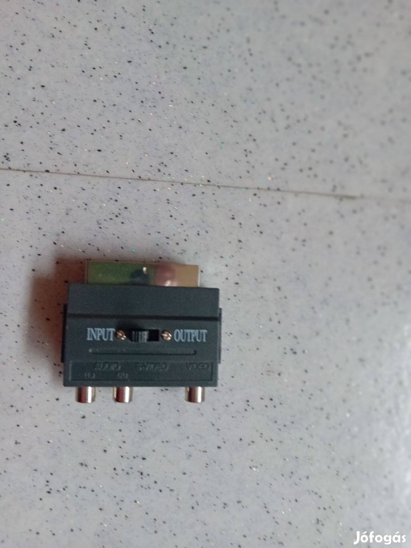 Scart adapter kapcsolható!