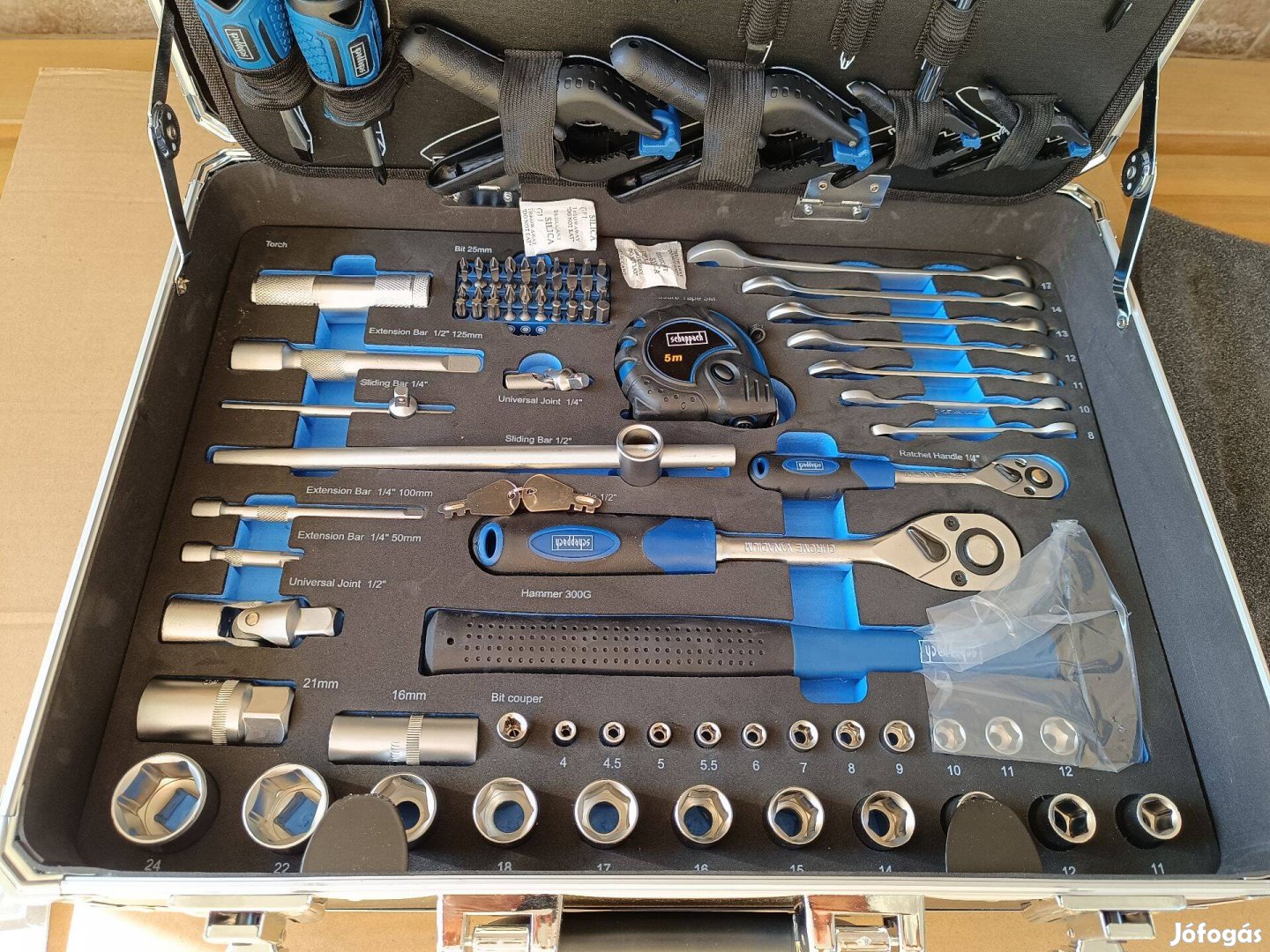 Scheppach TB 200 szerszámos koffer szerszámokkal 141 db