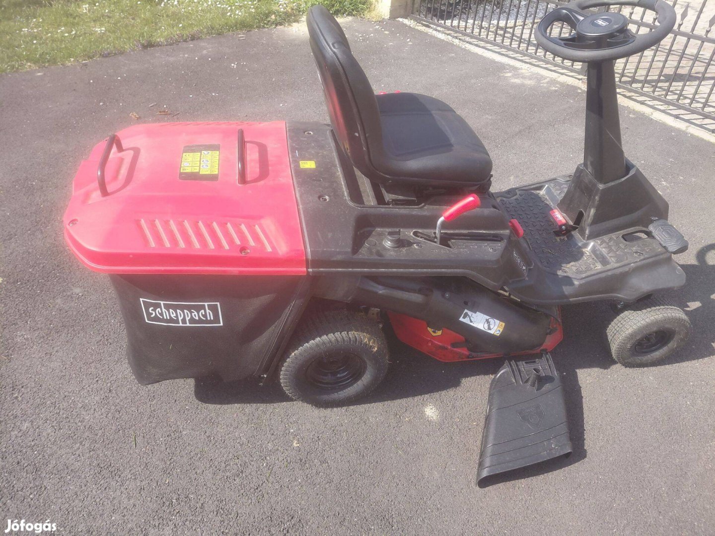 Scheppach fűnyiro traktor szinte uj eladó