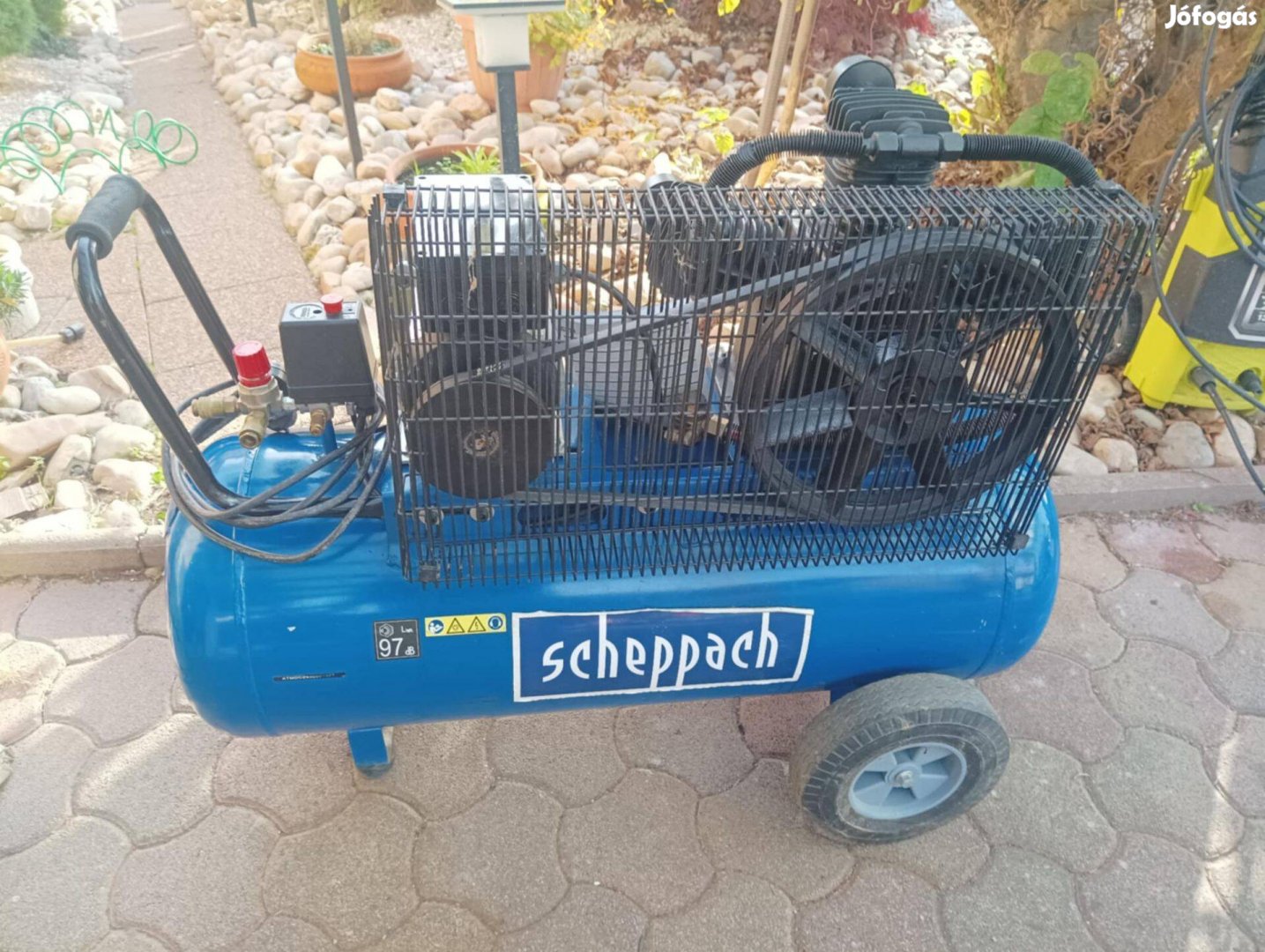 Scheppach háromhengeres 100 L es 10 báros kompresszor