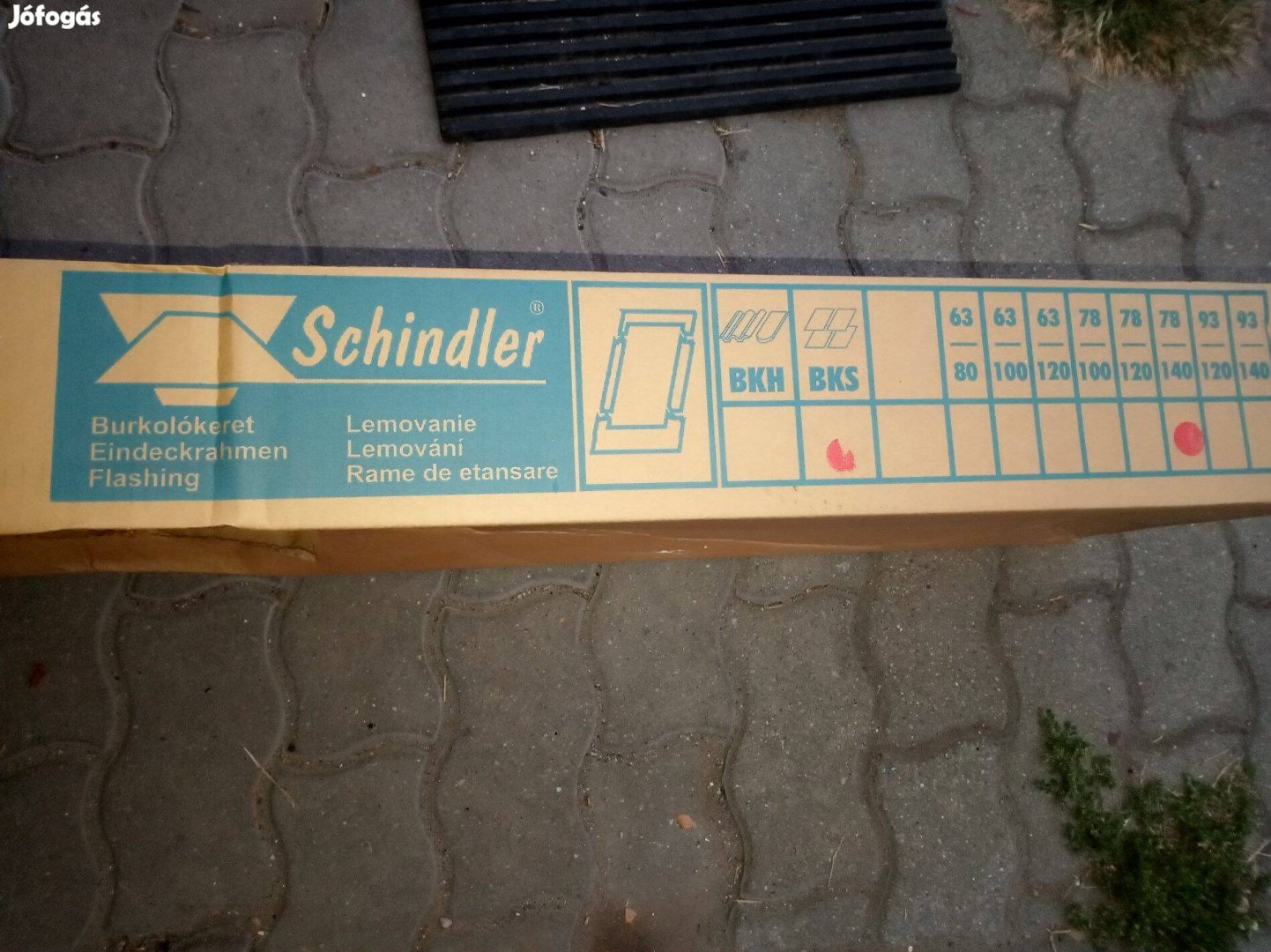 Schindler 78x140cm tetőablak BKS burkolókeret szürke lemezei