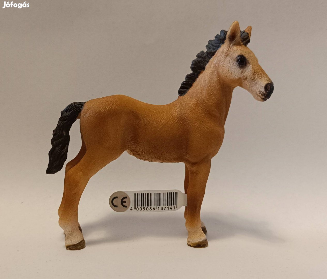 Schleich Tennessee Walker egyéves csikó, új, címkével, kézzel festett