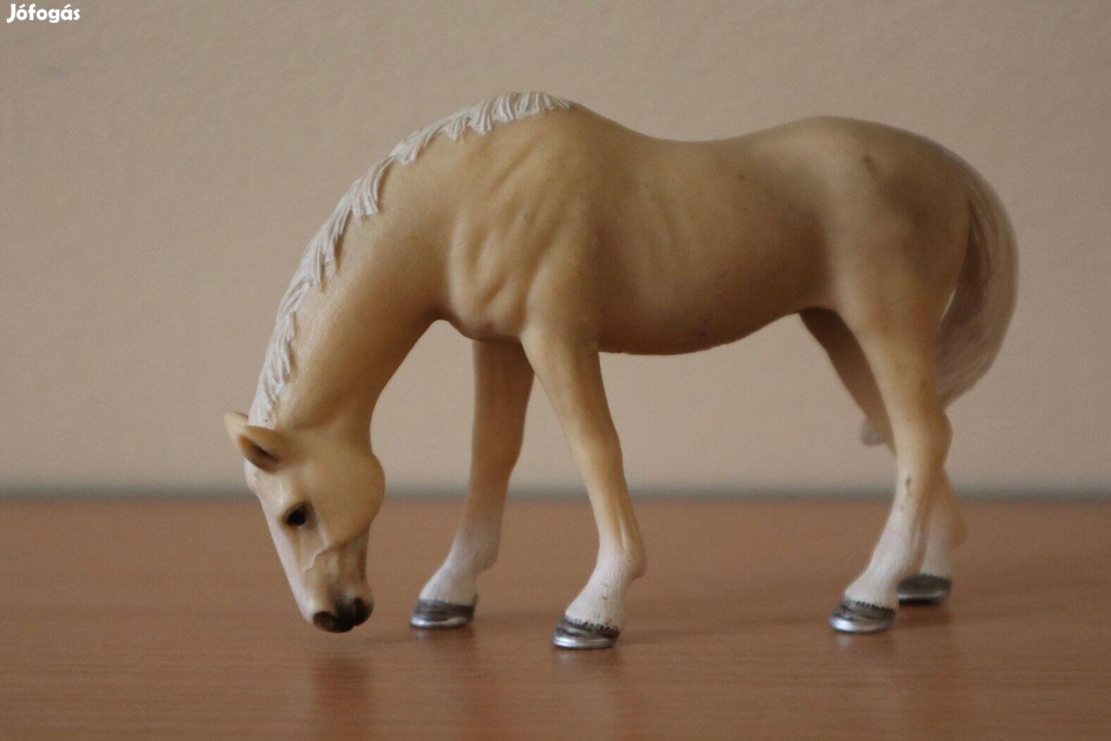 Schleich legelő ló