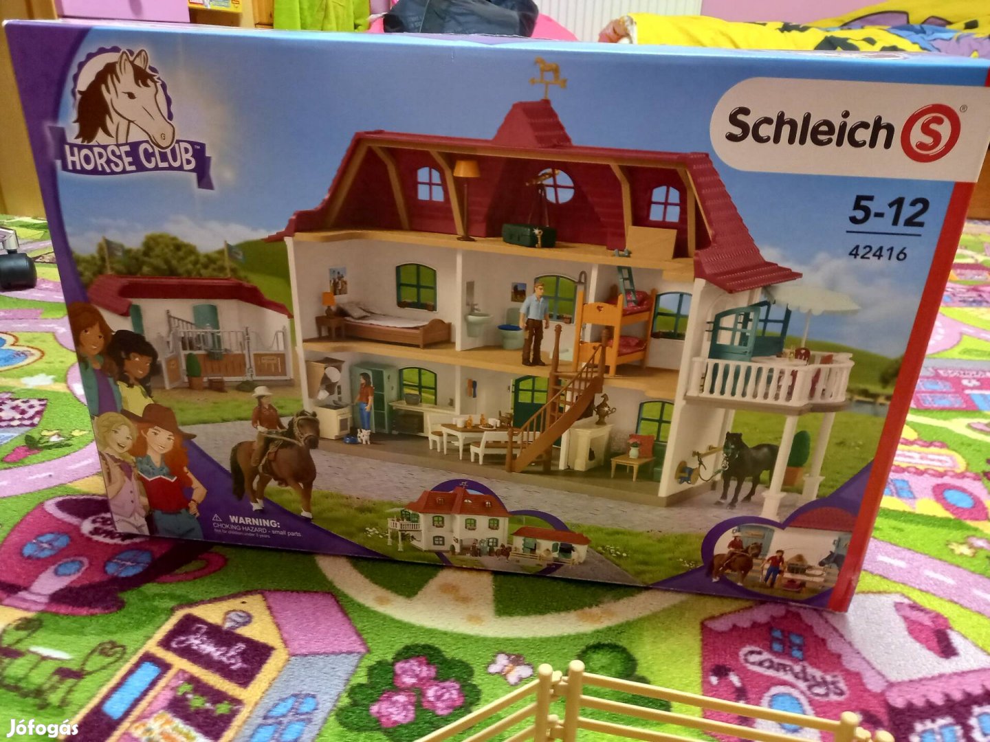 Schleich lóház, nagyház istállóval 42416