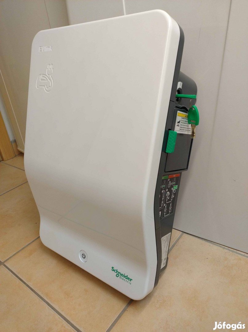 Schneider 22kW wallbox elektromos autó fali töltő 3x32A. Cégeknek is