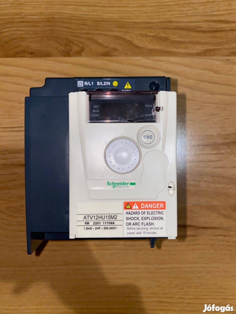 Schneider Altivar frekvenciaváltó ATV12, 1,5kW, 1f, 230VAC, Modbus RTU
