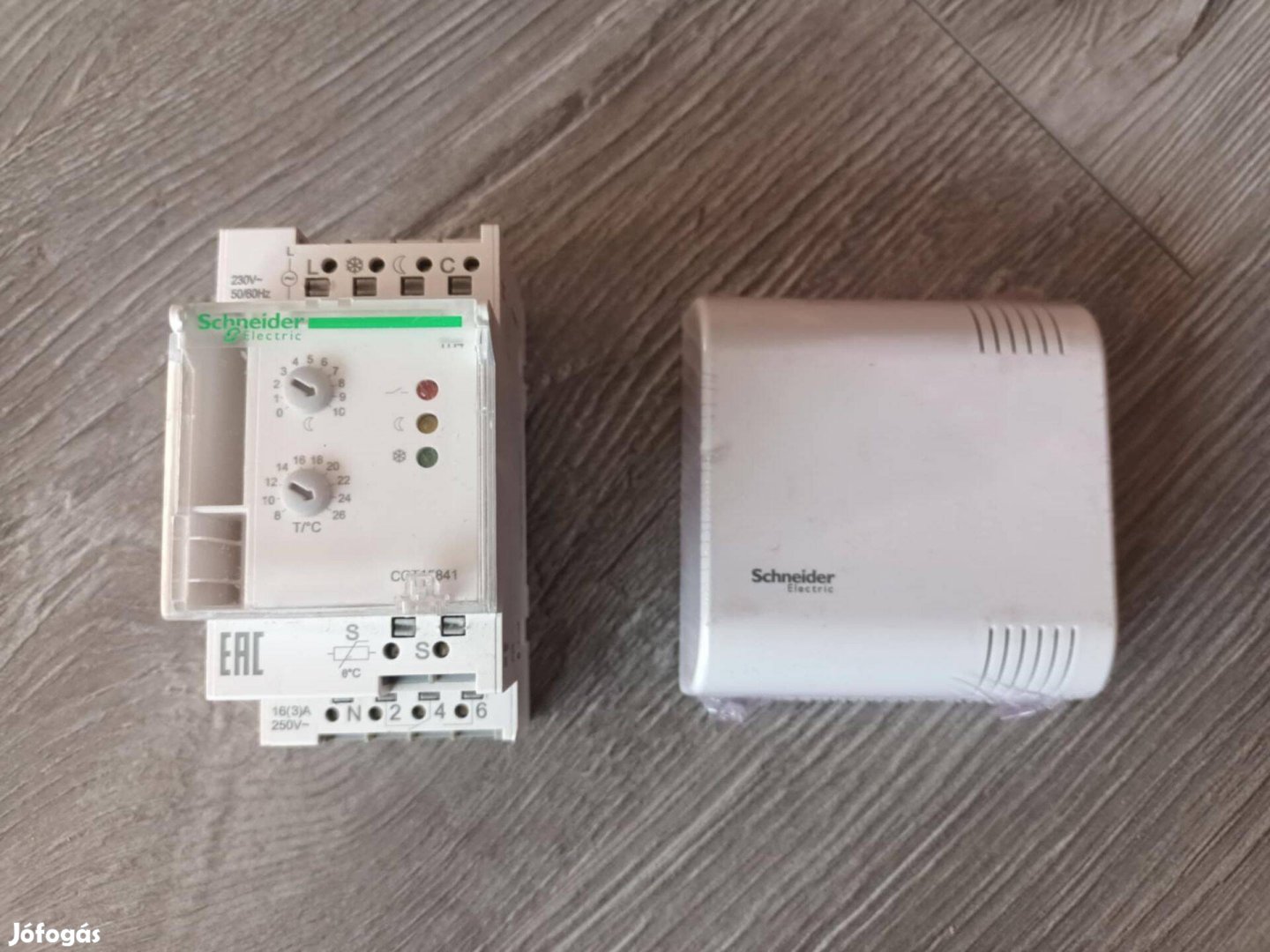 Schneider CCT15841 Acti9 TH4 elektronikus termosztát, érzékelővel