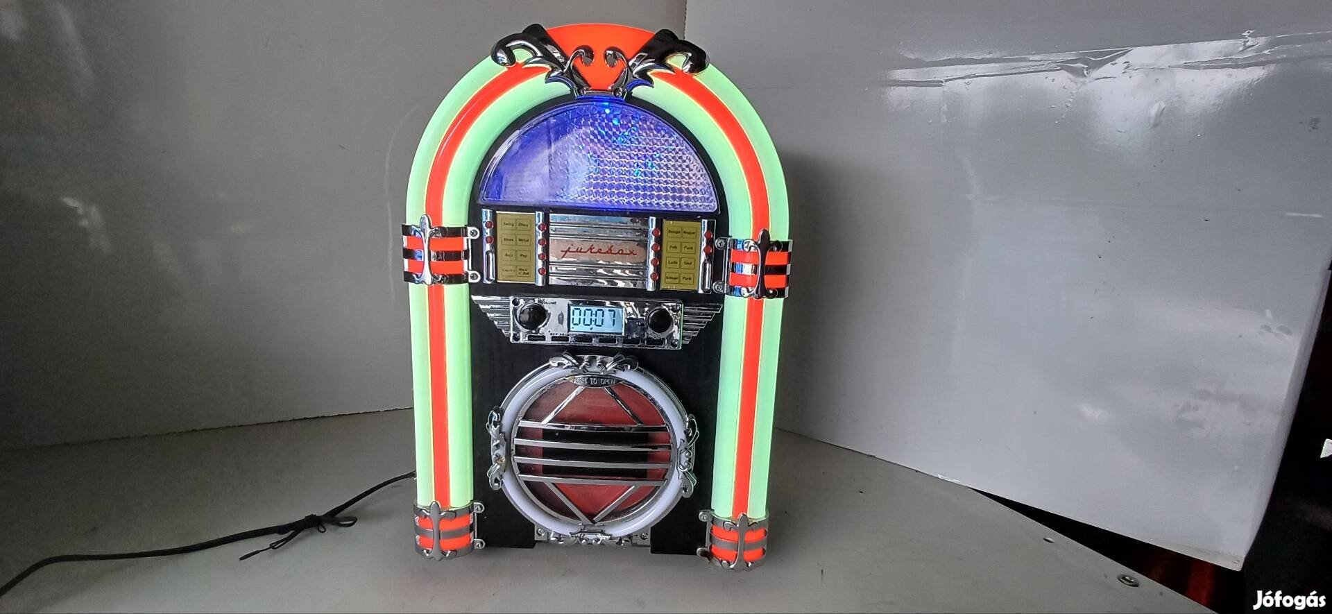 Schneider juke box 66 bluetothos cd-s juke box 