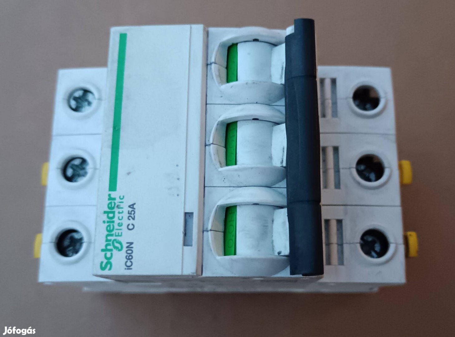 Schneider kismegszakító 3P C 25A Acti9 iC60N, Schneider