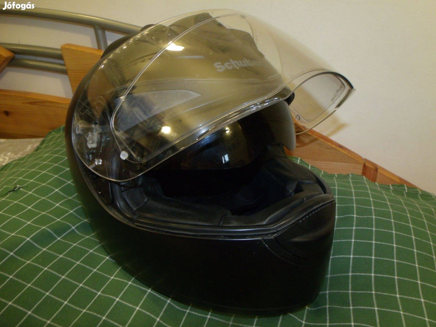 Schuberth S1 Pro zárt bukósisak bélés nélkül 58/59 méret napszemüveges