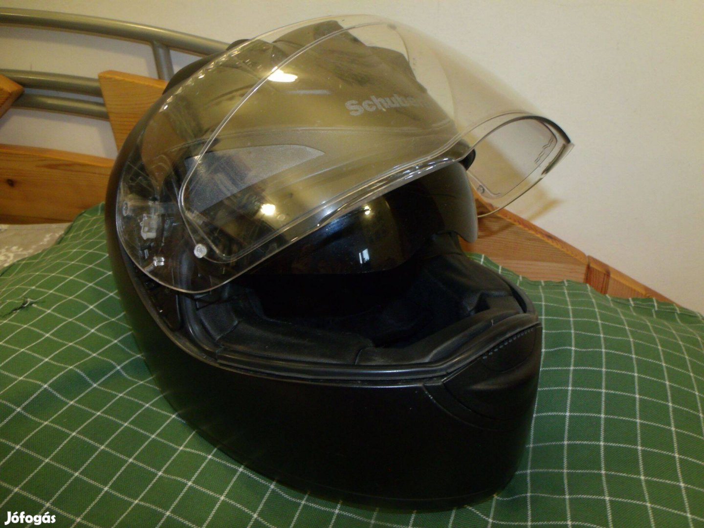 Schuberth S1 Pro zárt bukósisak bélés nélkül 58/59 méret napszemüveges