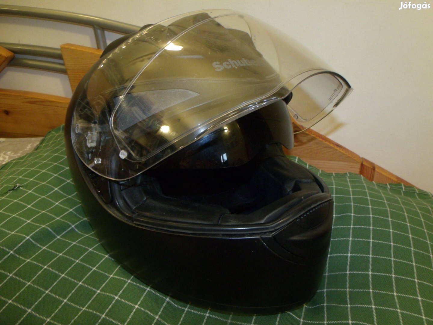 Schuberth S1 Pro zárt bukósisak bélés nélkül 58/59 méret napszemüveges