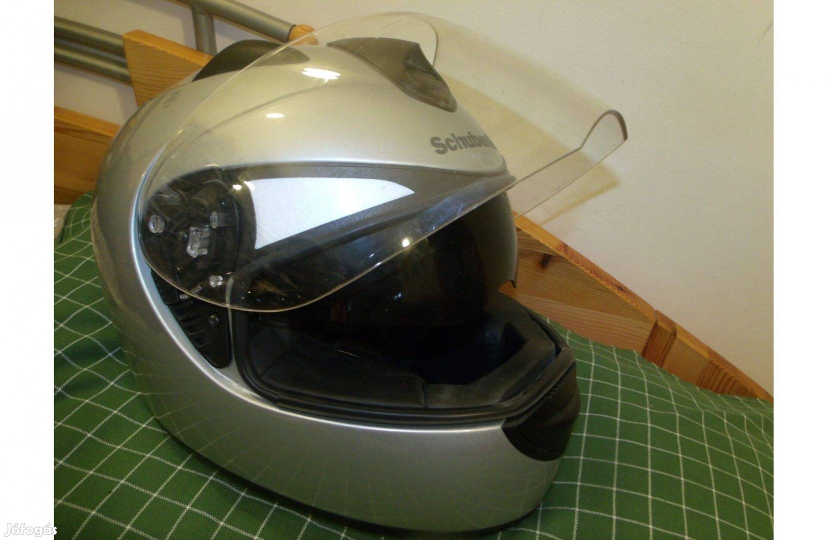 Schuberth S1 zárt bukósisak bélés nélkül 58/59 méret napszemüveges