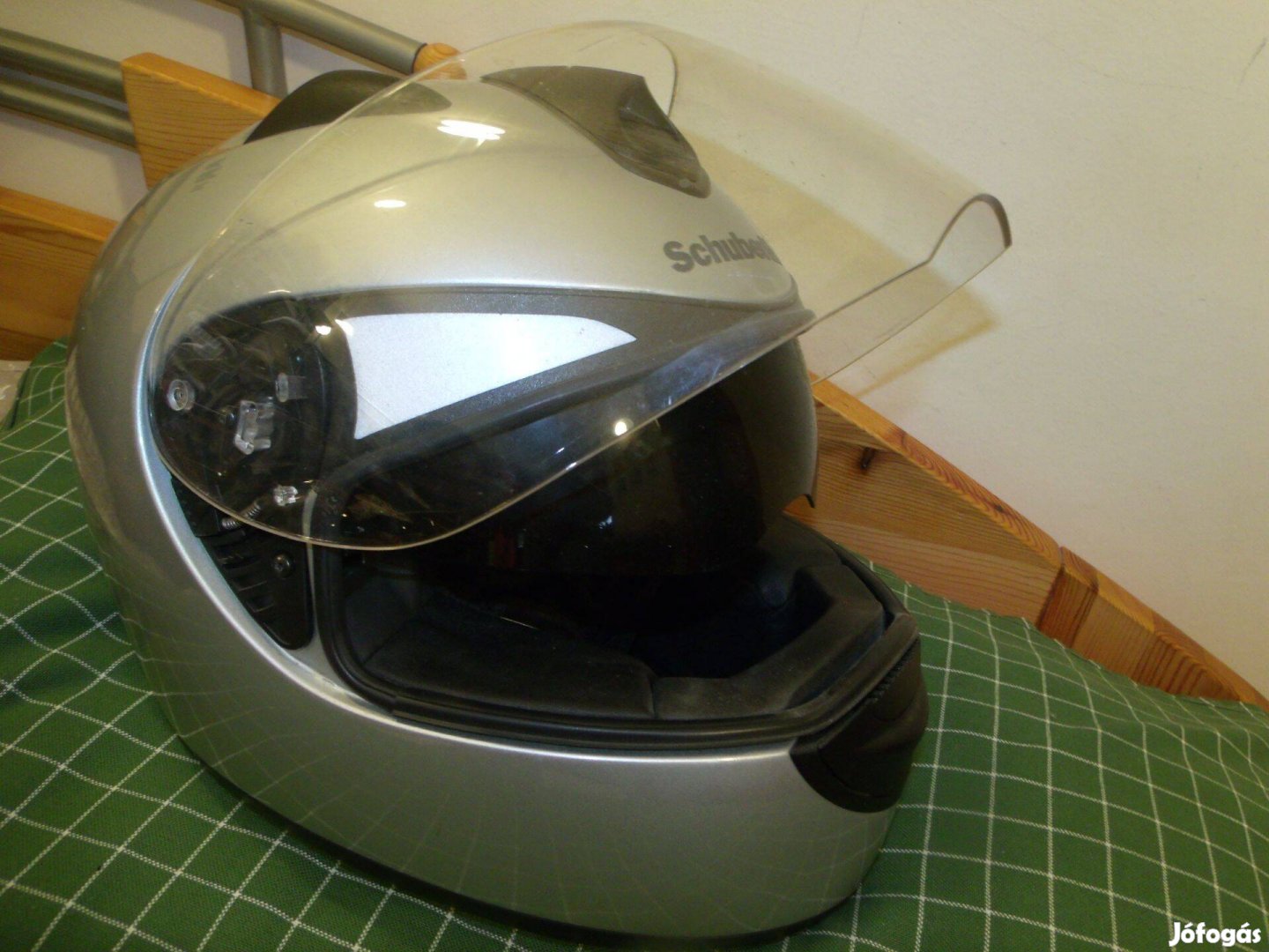 Schuberth S1 zárt bukósisak bélés nélkül 58/59 méret napszemüveges