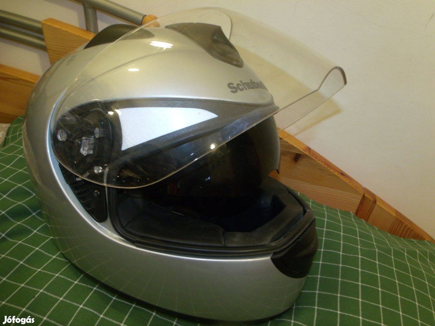 Schuberth S1 zárt bukósisak bélés nélkül 58/59 méret napszemüveges