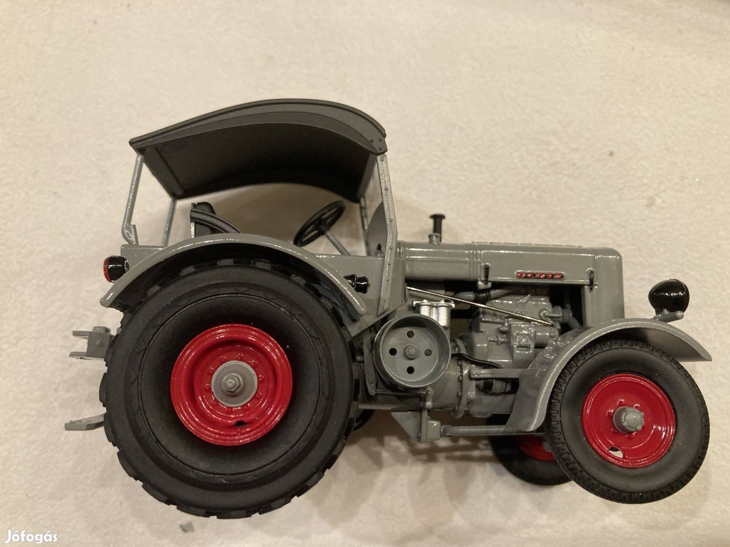 Schuco Deutz traktor 1:43 modell makett