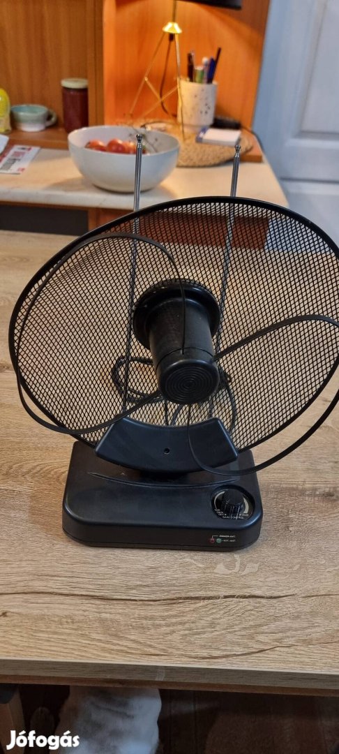 Schwaiger Typ8750 szobai TV antenna és jelerősítő