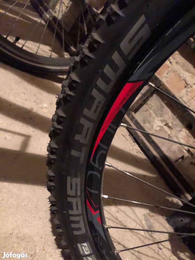 Schwalbe Smart Sam 26x2.1 2db. Futott 300 KM,+ 2DB Conti. belső