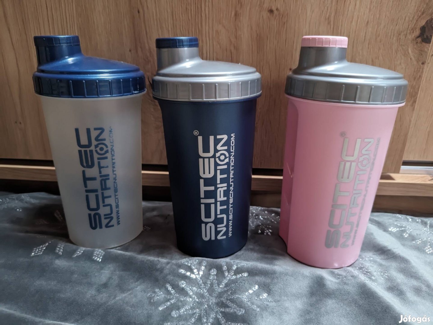 Scitec Nutrition shaker kulacs kék átlátszó rózsaszín 