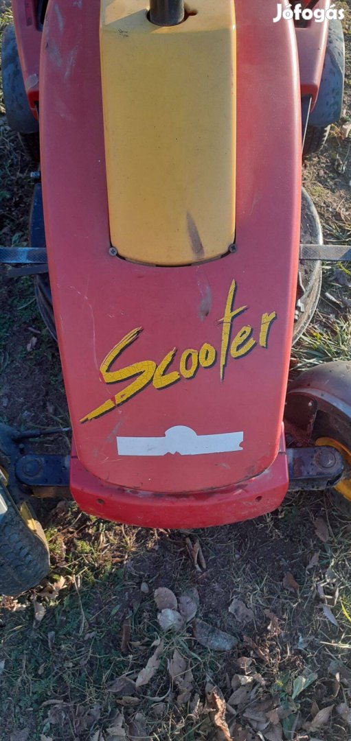 Scooter fűnyíró traktor eladó