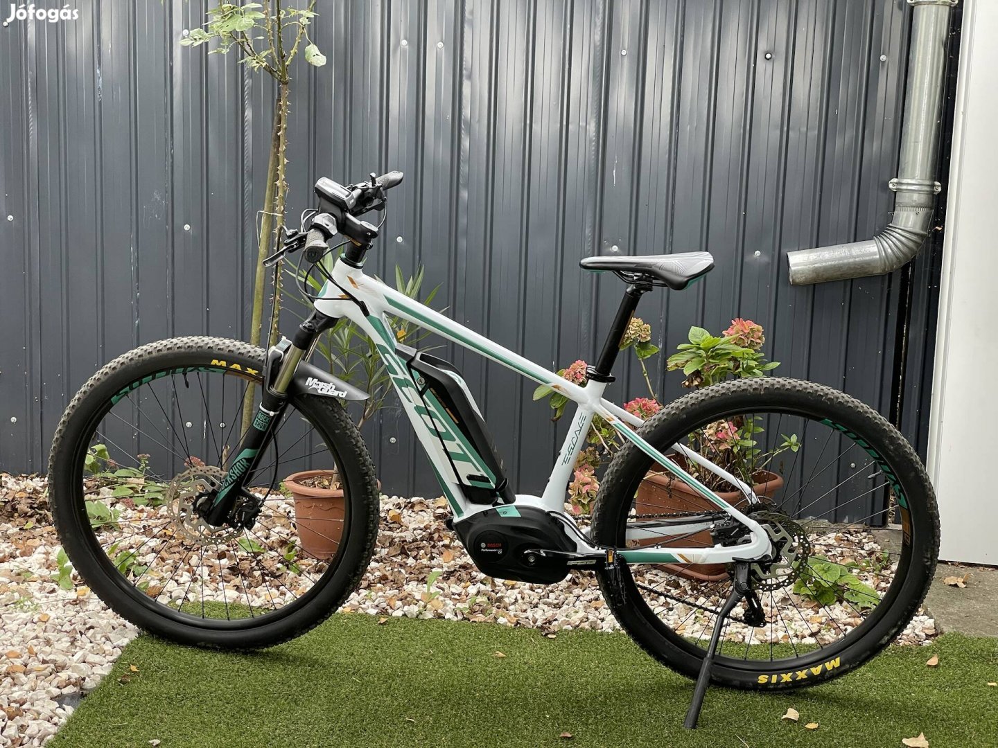 Scott 27,5" Bosch rendszerű elektromos kerékpár ebike pedelec