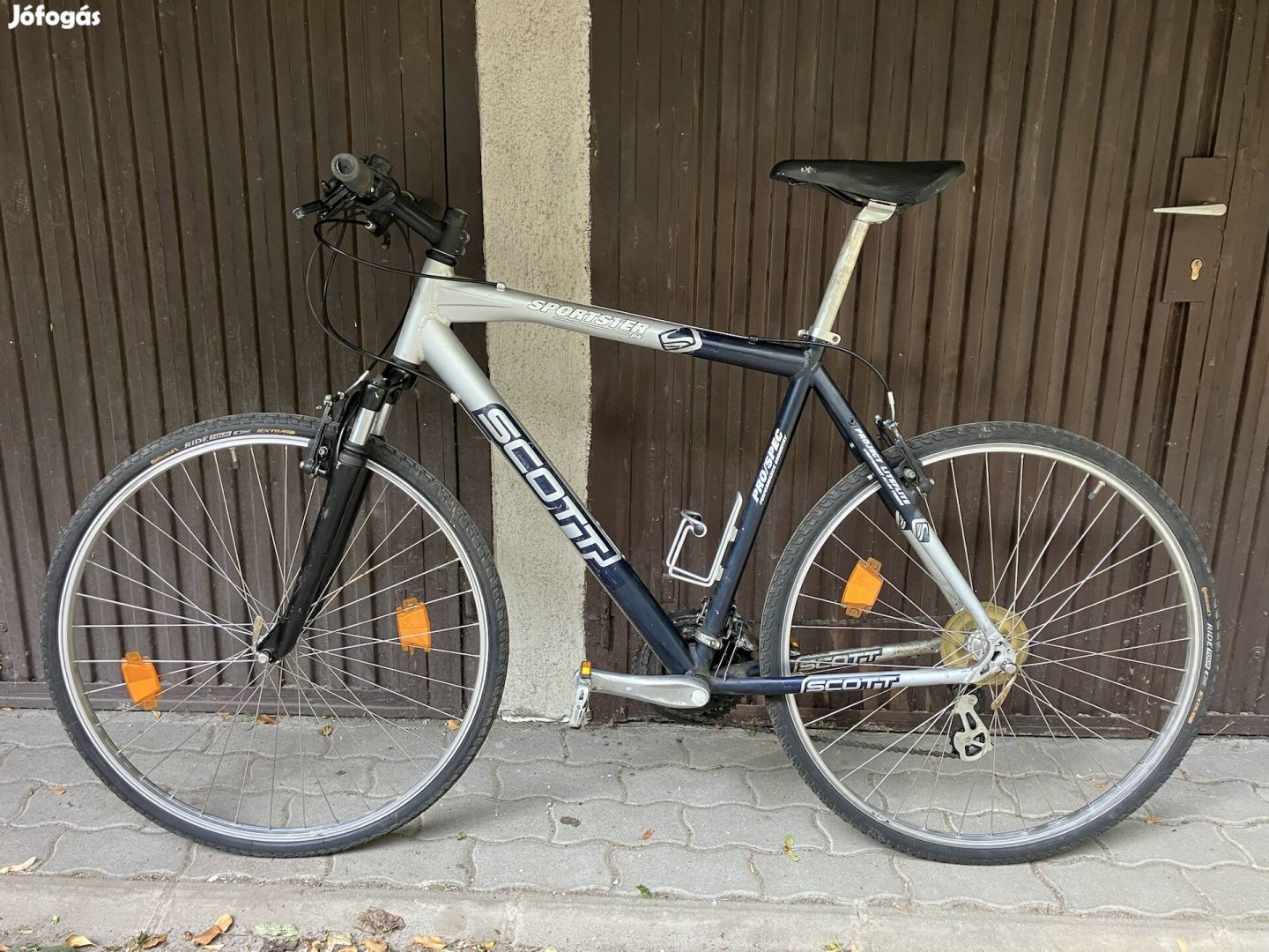 Scott 28-ás trekking kerékpár eladó 