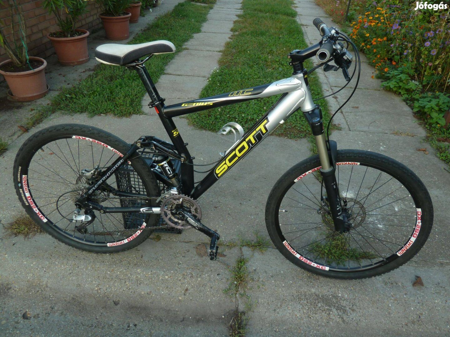 Scott Genius mc 50 26-os MTB kerékpár keveset használt jó