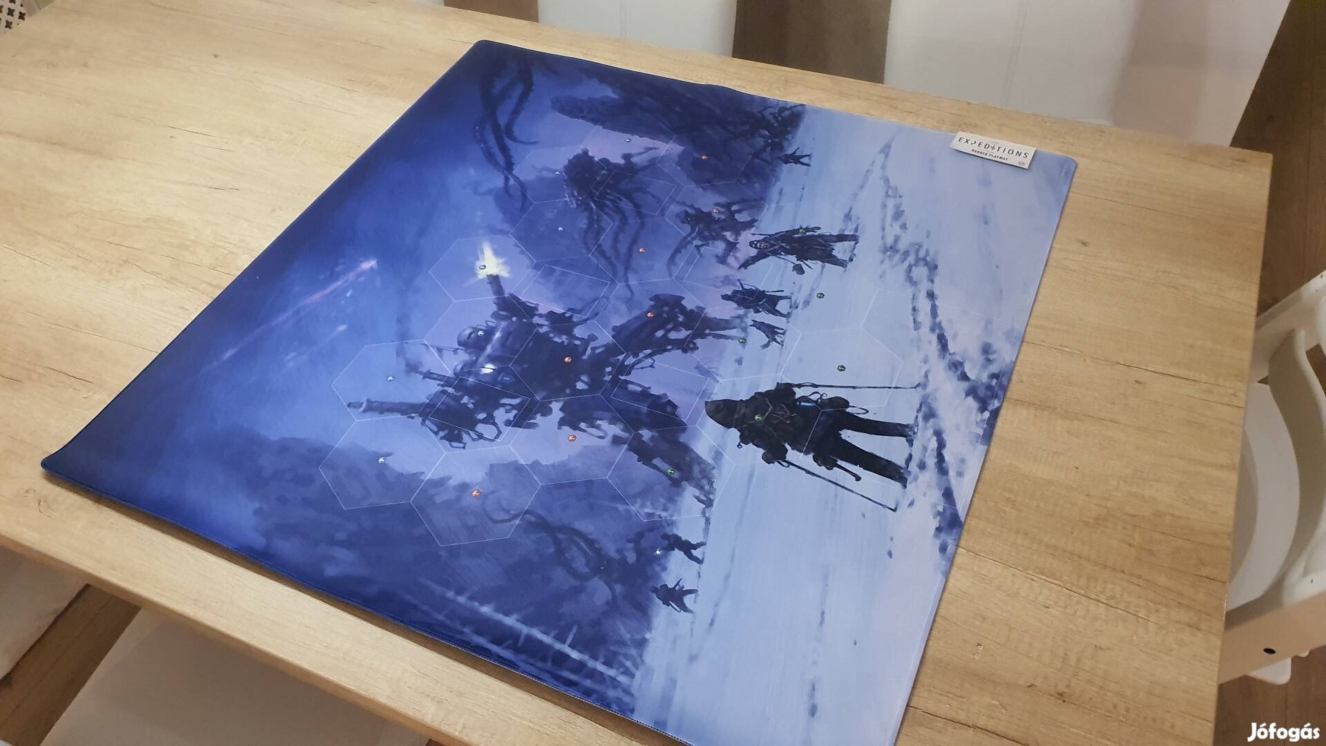 Scythe Expediciók playmat, Új