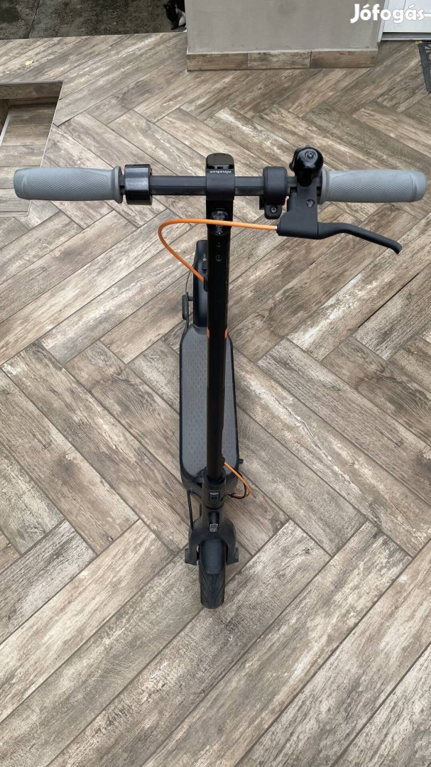 Seagway Ninebot Kickscooter F40E elektromos roller