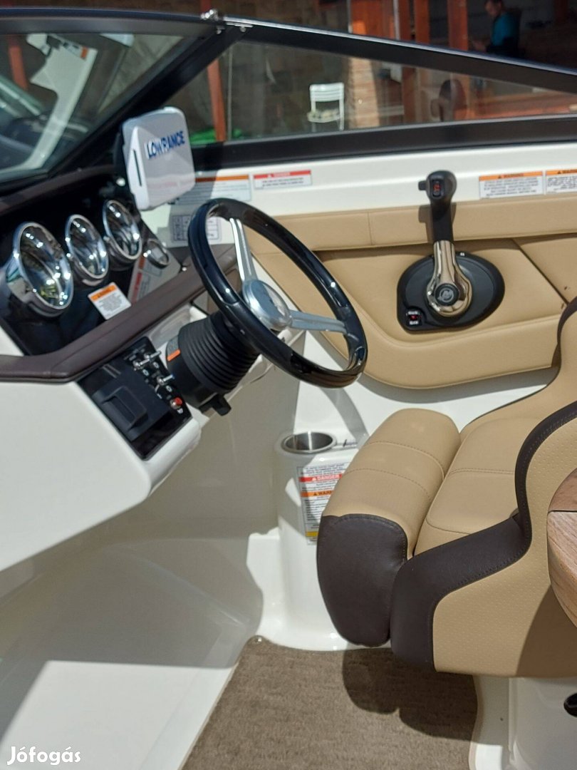 Searay 195 SPX rendszámos futóval
