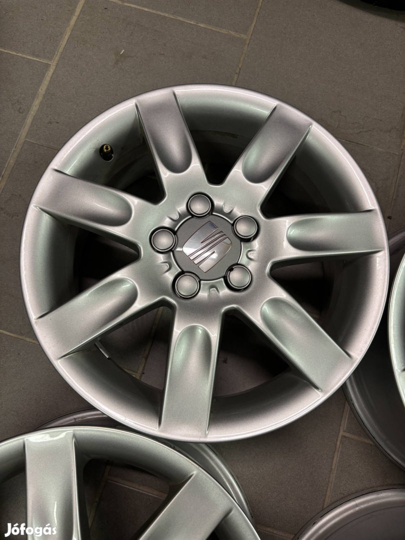 Seat 6x15 et43 5x100 gyari alufelni